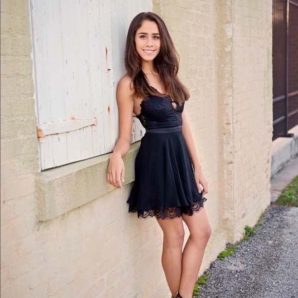 Meet your Posher, Ana - Picture 7 of 9